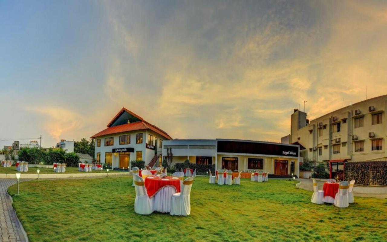 Hotel Kalyani ไมซอร์ ภายนอก รูปภาพ