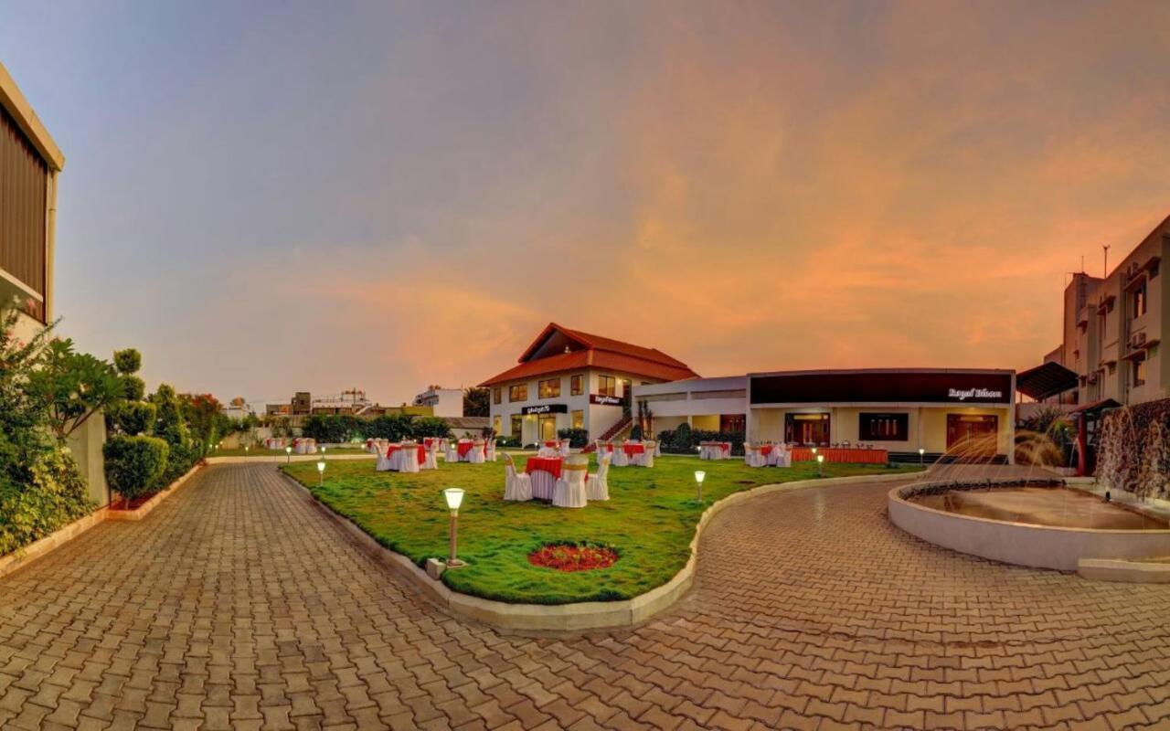 Hotel Kalyani ไมซอร์ ภายนอก รูปภาพ