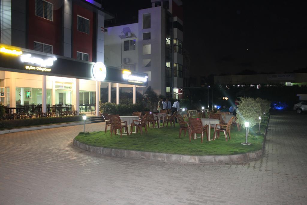 Hotel Kalyani ไมซอร์ ภายนอก รูปภาพ